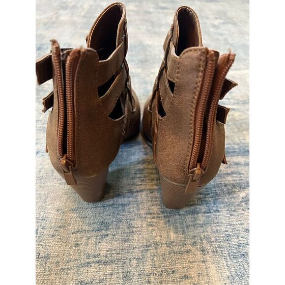 Forever Brown Faux Leather Back Zip Block Heel Ankle Booties Size 8.5 - Picture 5 of 8